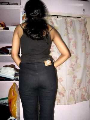 18 year old girl Hailey Little takes off yoga attire to stand naked